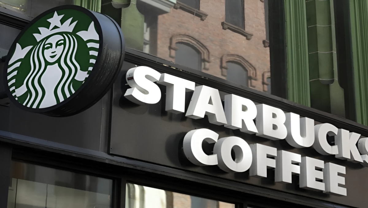 Starbucks का 'Sunset' सिग्नल: CEO ने एक लाइन ऑफ स्टोर्स को बताया अलविदा